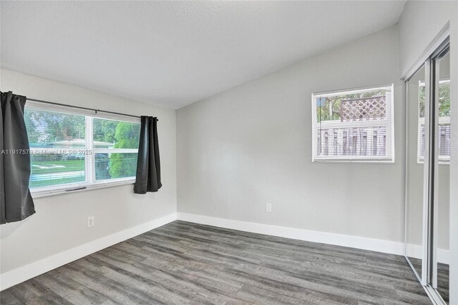 Building Photo - 2281 SW 15th St