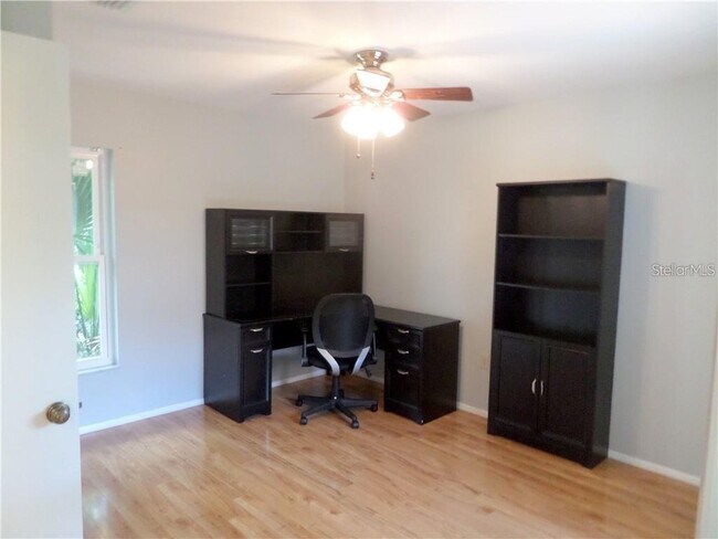 Building Photo - 3601 Garden Lakes Clenet