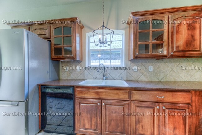 Building Photo - FOR LEASE | Jenks | $2500 Rent | 5 Bed, 3 ...