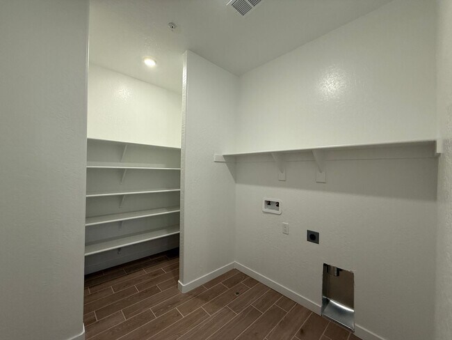 Building Photo - Brand new stunning 4-bedroom, 2.5-bathroom...