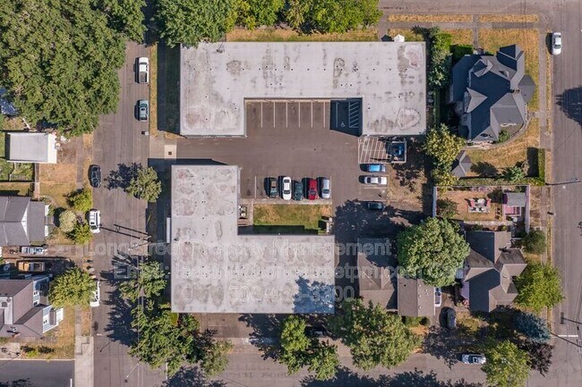 Building Photo - 205 6th Ave SE