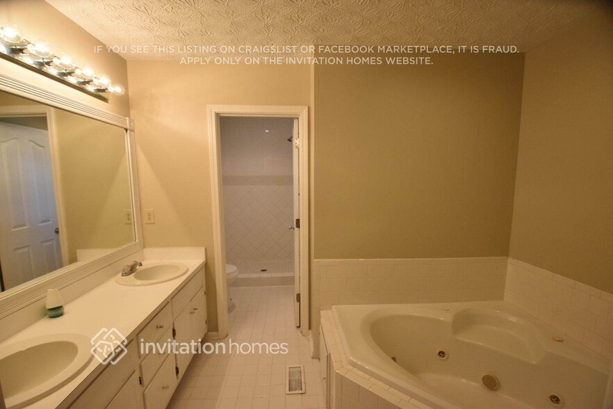 Building Photo - 380 Ashland Manor Dr