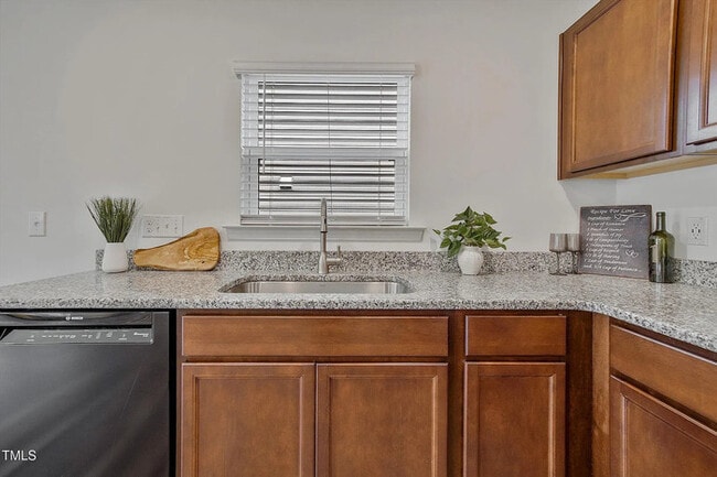 Building Photo - Earn Wealth While Leasing - Like a Homeowner - Lease to Own