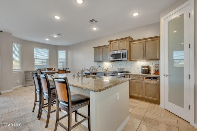 Building Photo - 912 Crystal Deer Dr
