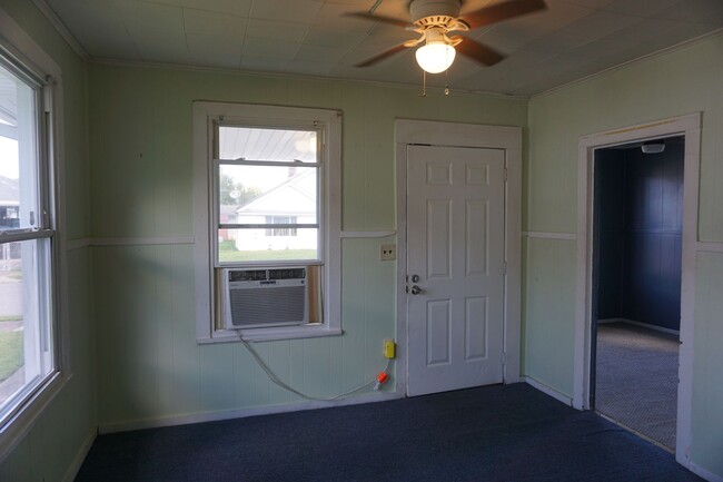 Building Photo - Comfortable One-Level Living in a Prime Lo...