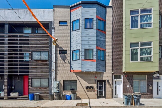 Building Photo - 2028 E Fletcher St