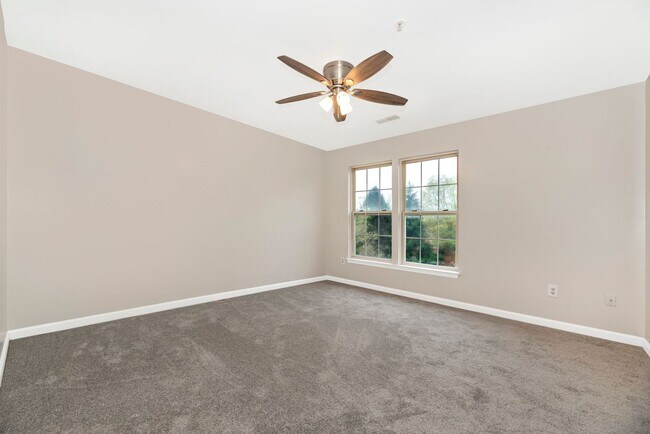 Building Photo - Beautifully Renovated Townhome in Walnut Ridge