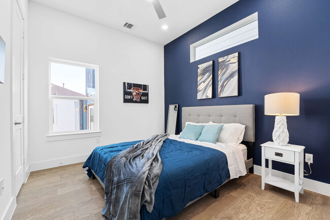 Building Photo - 2109 McGowen St