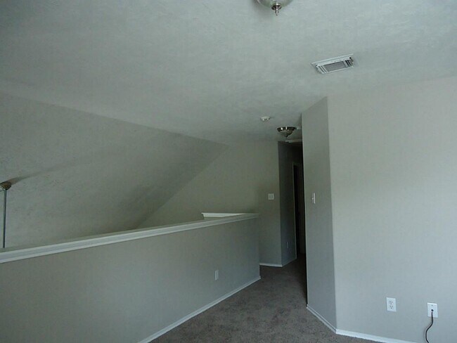 Building Photo - 18468 Sunrise Oaks Ct