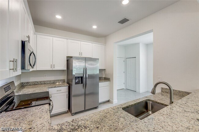 Building Photo - 14159 Gardeners Wy