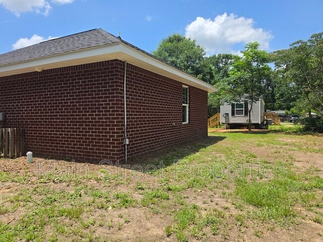 Building Photo - 8510 Pond Ave
