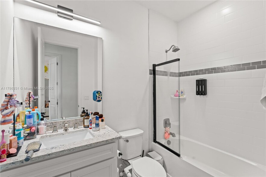 Building Photo - 4461 Waterside Dr