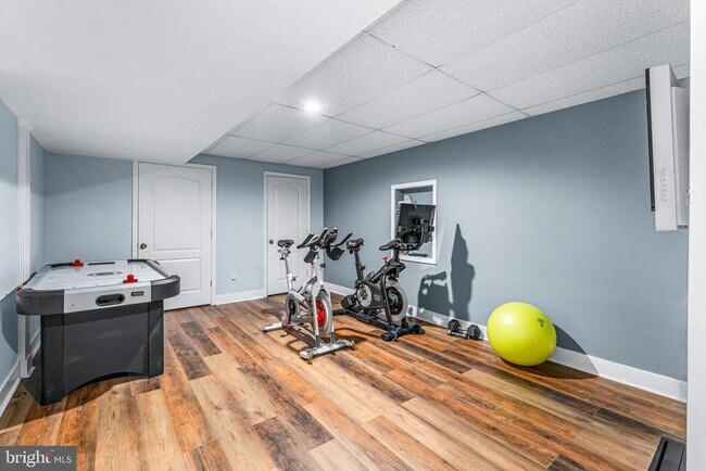 Building Photo - 10870 Hammond Dr