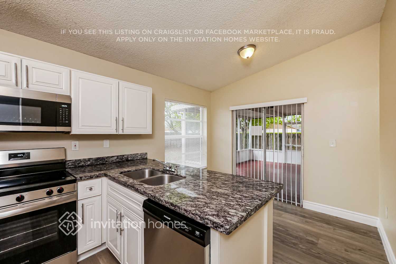 Building Photo - 6572 NW 197th Ln