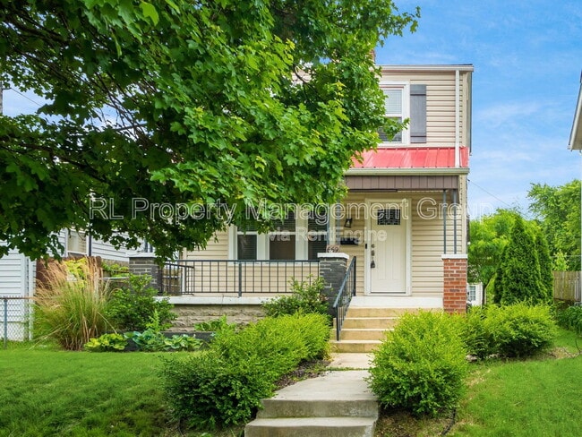 Building Photo - 669 Sheldon Ave