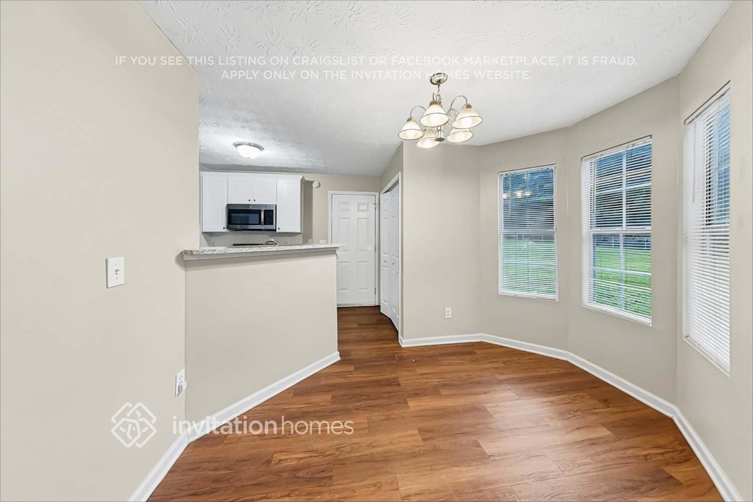 Building Photo - 10 Summer Breeze Ct