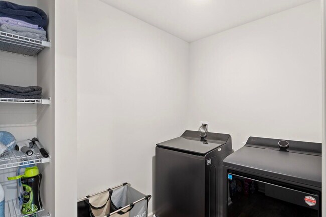 Building Photo - 2921 Acadia Cir