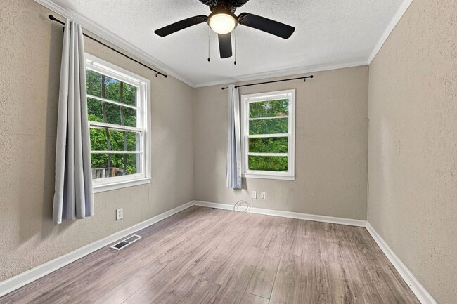 Building Photo - 1202B Cline Ave