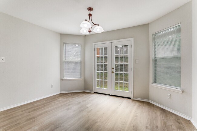 Building Photo - 3410 Sherwin Dr