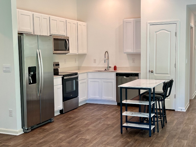 Building Photo - 56 Pilgrim Dr