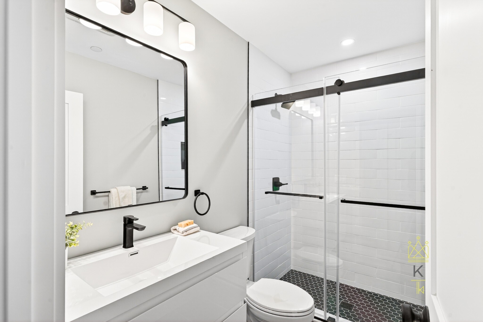 Building Photo - 584 Cambridge St