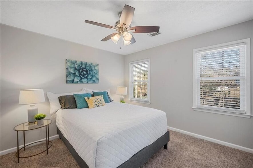 Building Photo - 4508 Pine Hill Terrace NE