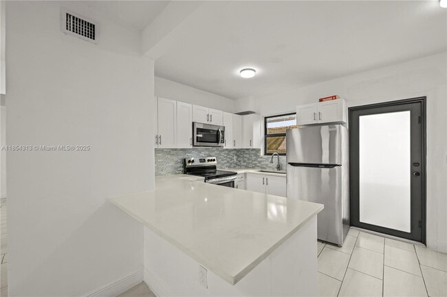 Building Photo - 2465 NW 35th St