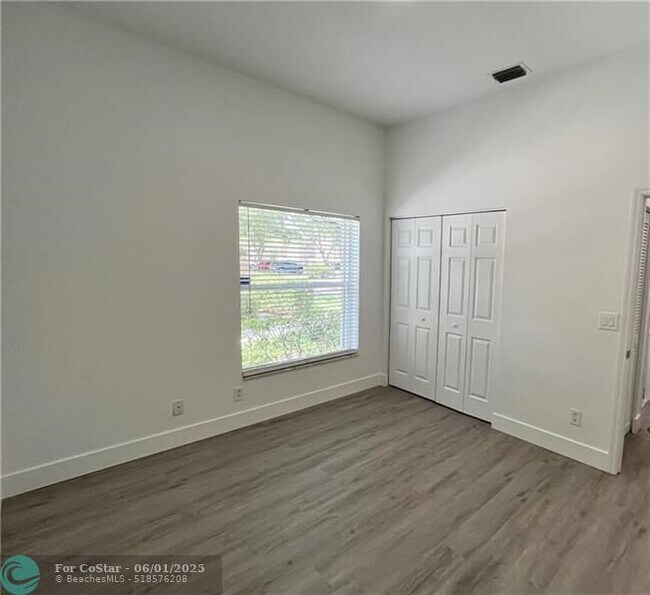 Building Photo - 16220 Emerald Cove Rd