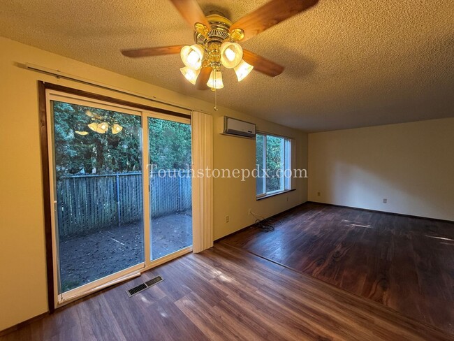 Building Photo - 1411 SE 130th Ave