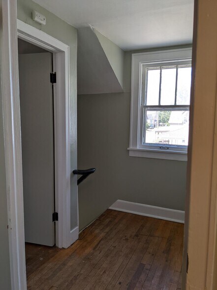 Building Photo - 308 W Bluff St