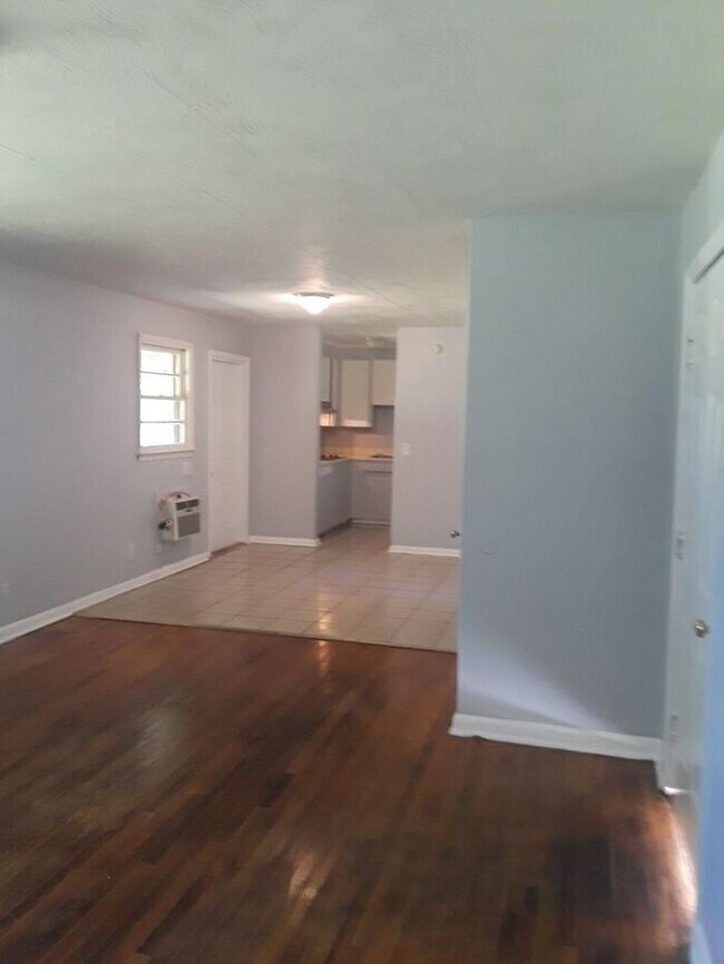Building Photo - 4280 N Blackstock Rd