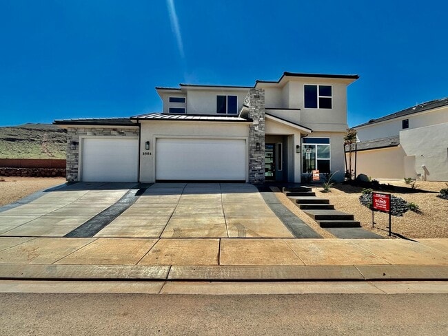 Building Photo - 5-Bedroom home in Desert Canyons