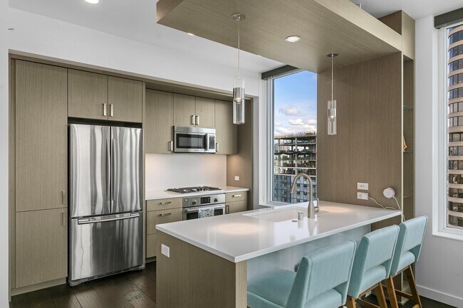 Building Photo - 1321 Seneca St