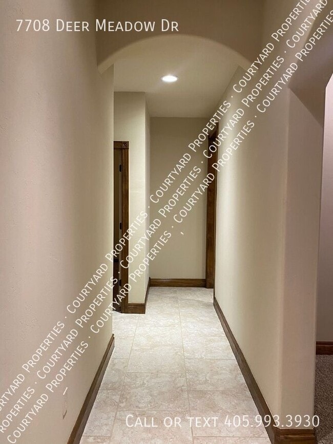 Building Photo - 7708 Deer Meadow Dr