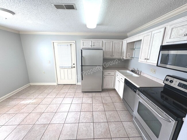 Building Photo - 2BR/2.5BA FOR RENT