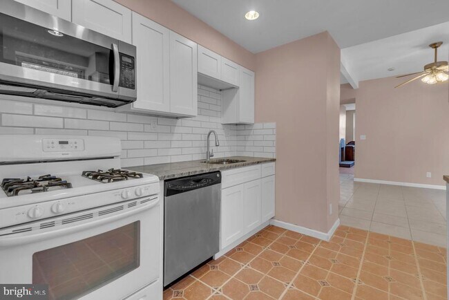 Building Photo - 1007 E Preston St