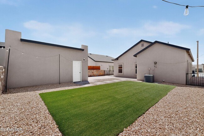 Building Photo - 14321 Chris Zingo Ln