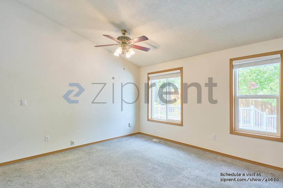 Building Photo - 13634 Barclay Hills Dr