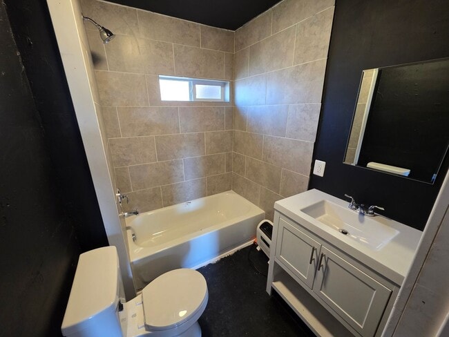 Building Photo - Newly Remodeled Home in Spokane