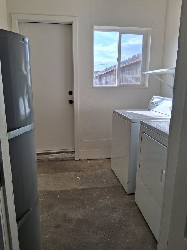 Building Photo - 20 Coffey Ln