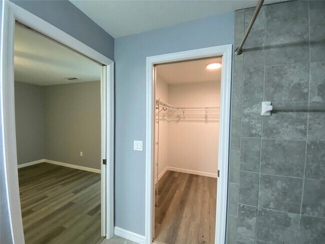 Building Photo - 2827 SW 140th Loop