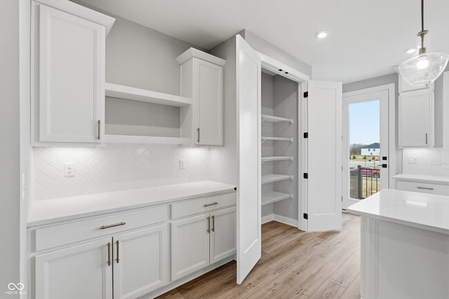 Building Photo - 420 Elite St