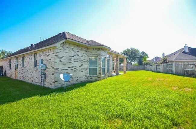 Building Photo - 3807 Broken Pine Ct