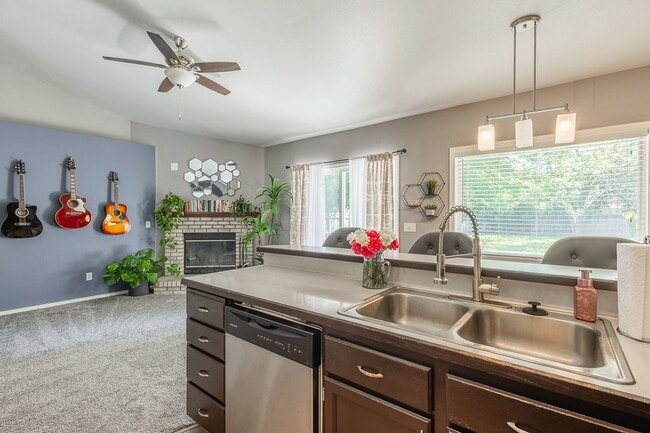 Building Photo - Newly Renovated 3 bed 2 bath home in the heart of MERIDIAN