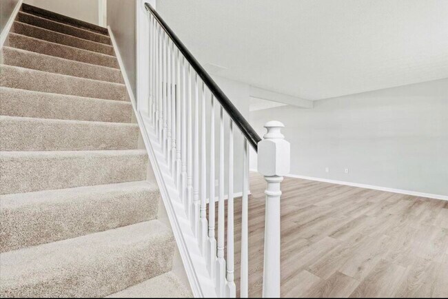 Building Photo - 3500 Warwick Dr