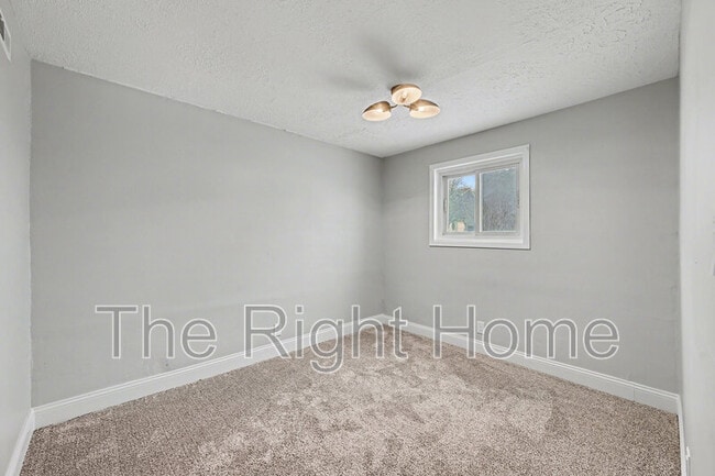 Building Photo - 8617 S 143rd Ave