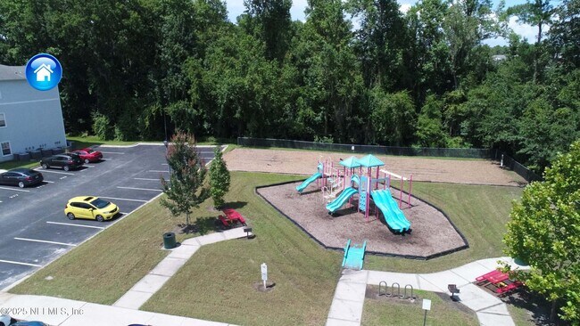 Building Photo - 8241 Pelican Landing Rd