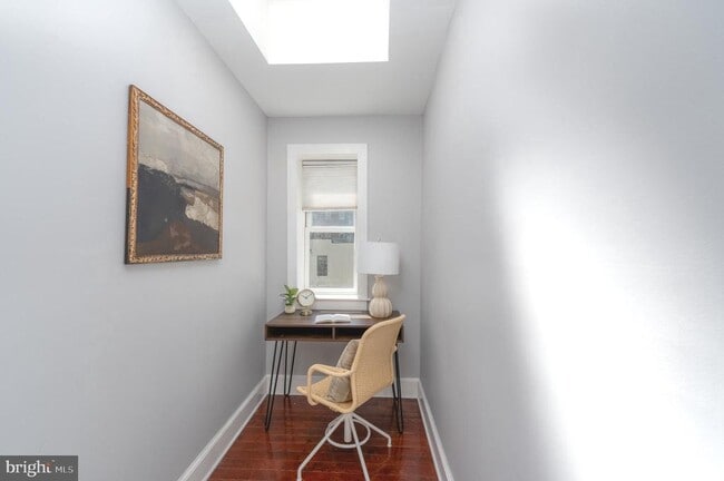 Building Photo - 15 W Biddle St