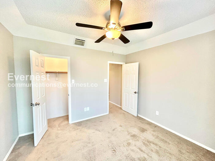 Building Photo - 1404 Ardmore Dr