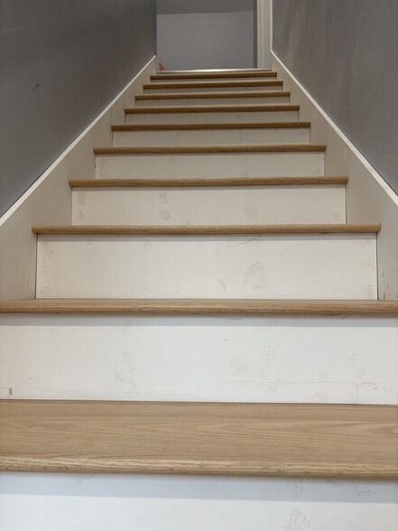 Building Photo - 9 Woodville Cir